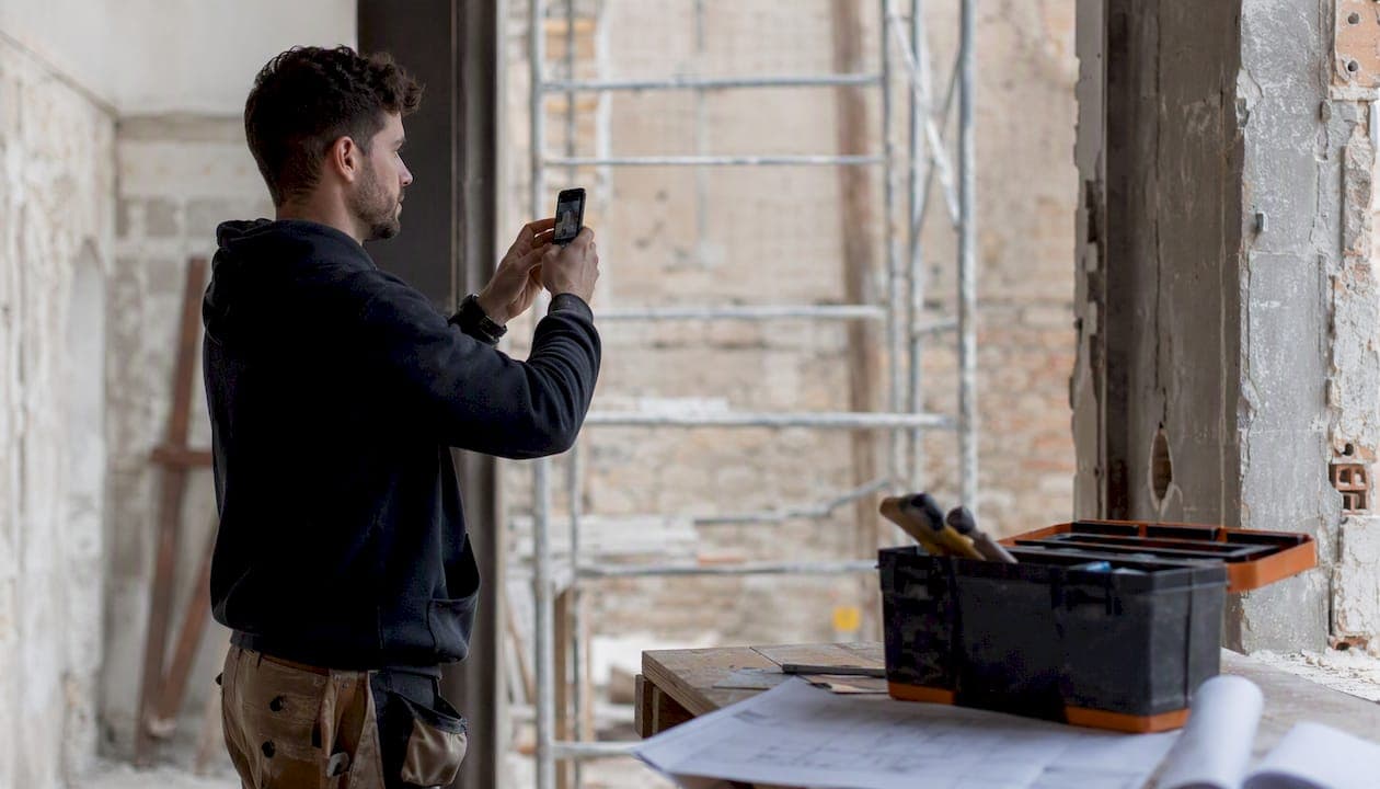 Rapport photo chantier : modèle, bonnes pratiques et automatisation